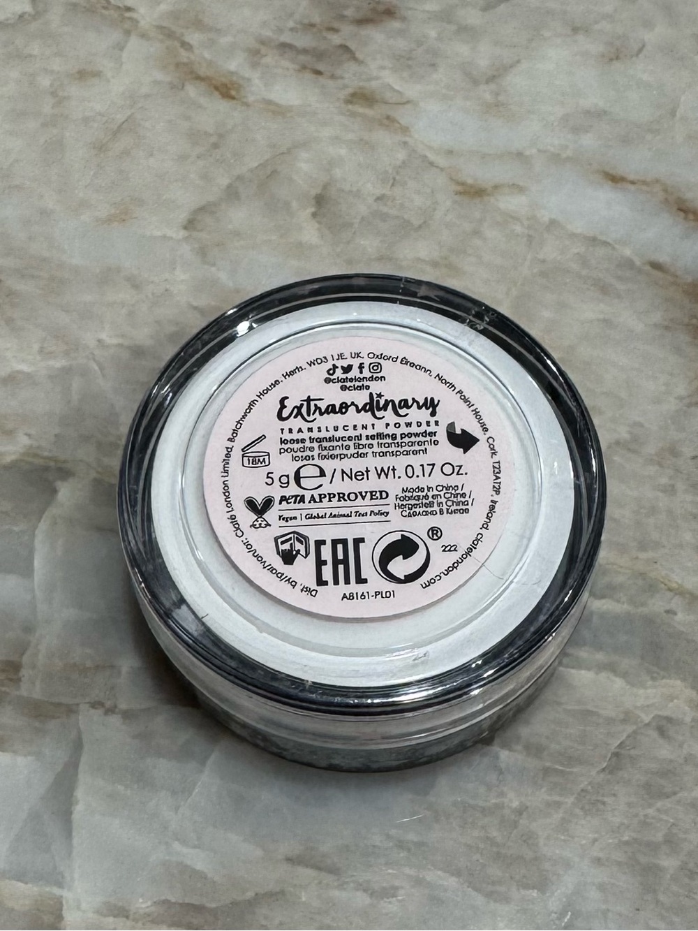 Extraordinary Translucent Setting Powder - Picture 2 of 2